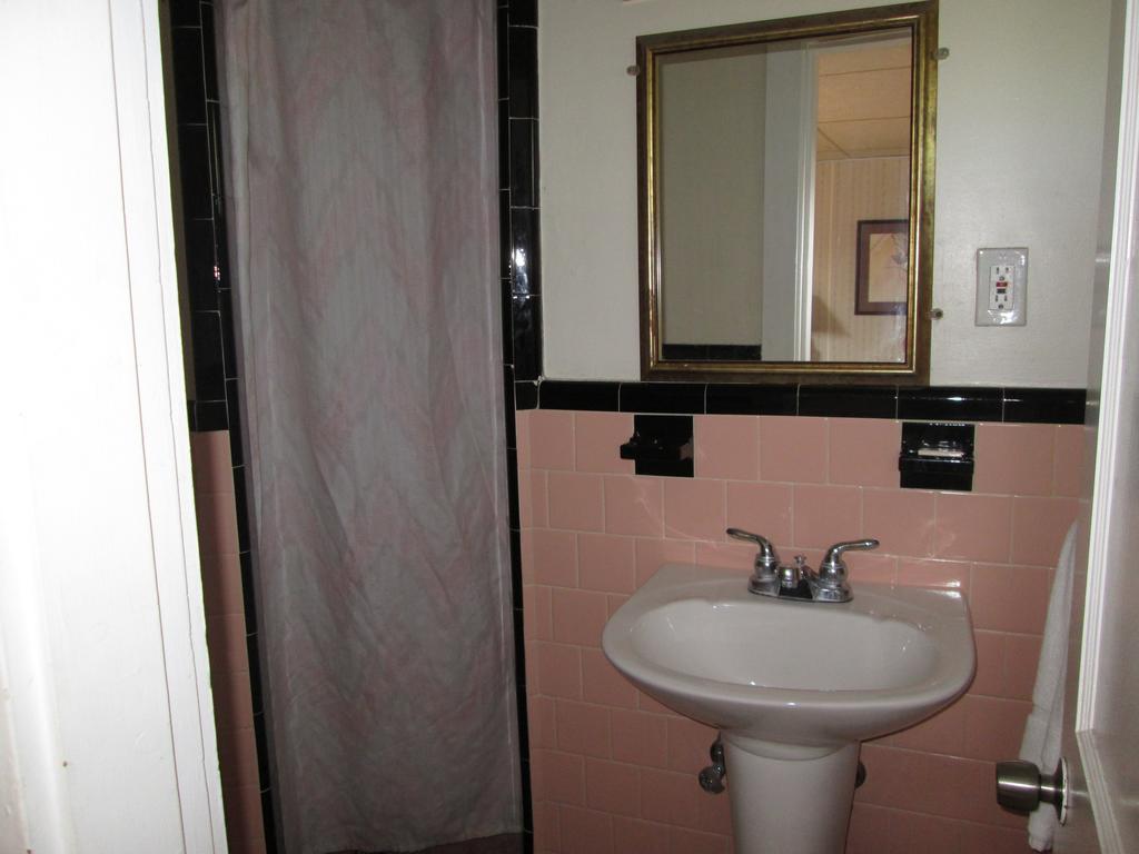 Royale Coach Motor Lodge Hampton Cameră foto